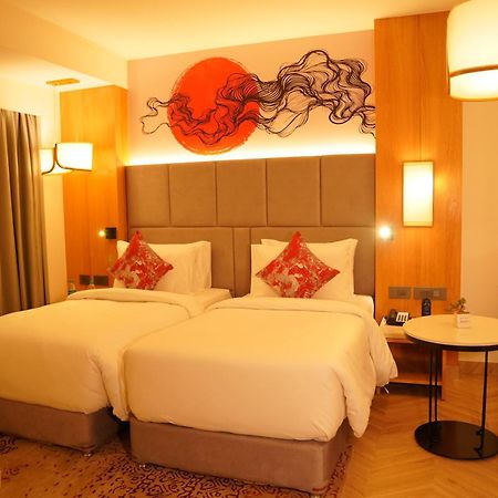 Hotel Ramada By Wyndham Gorakhpur Gorakhnath Mandir Road Esterno foto