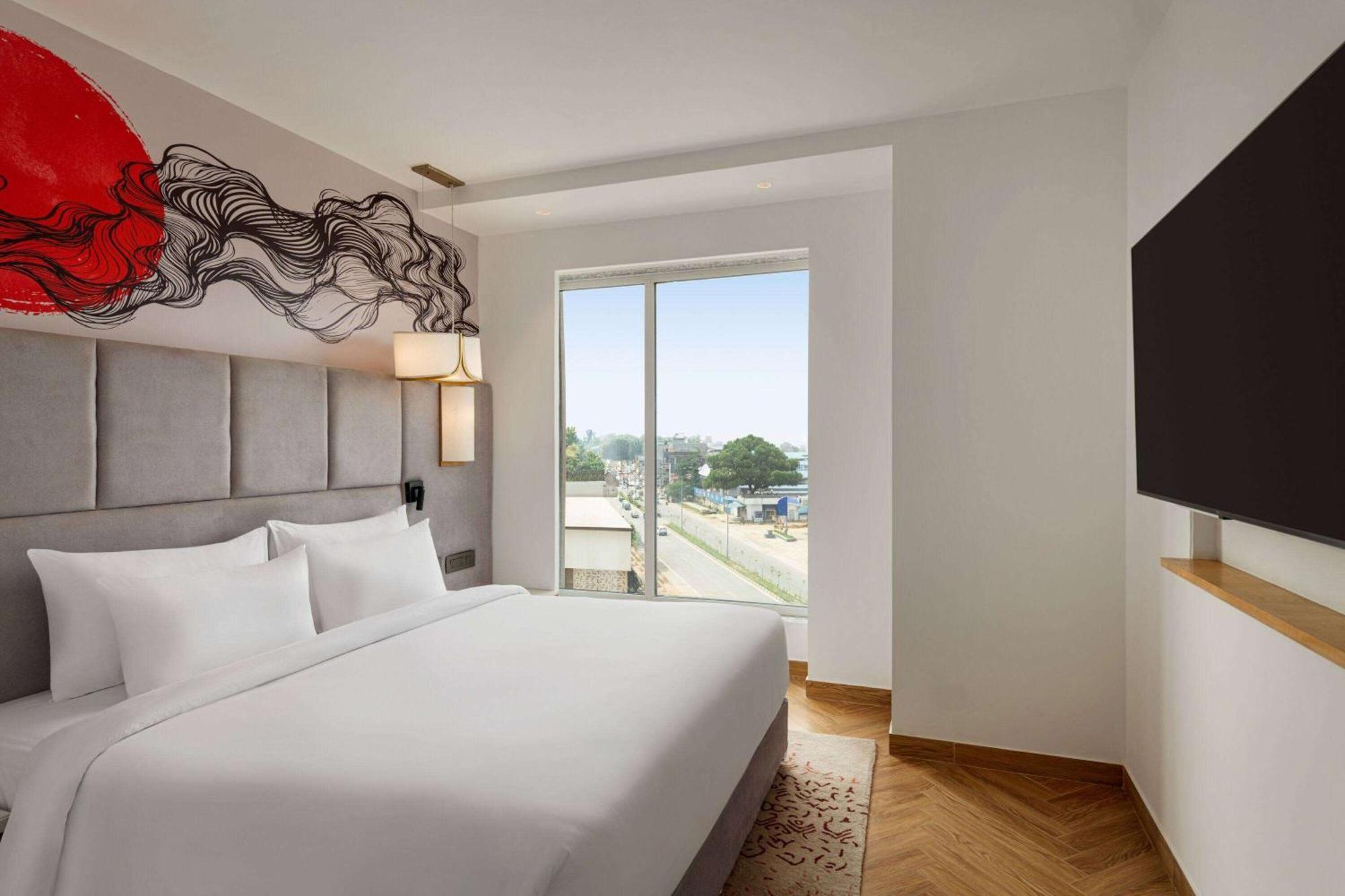 Hotel Ramada By Wyndham Gorakhpur Gorakhnath Mandir Road Esterno foto